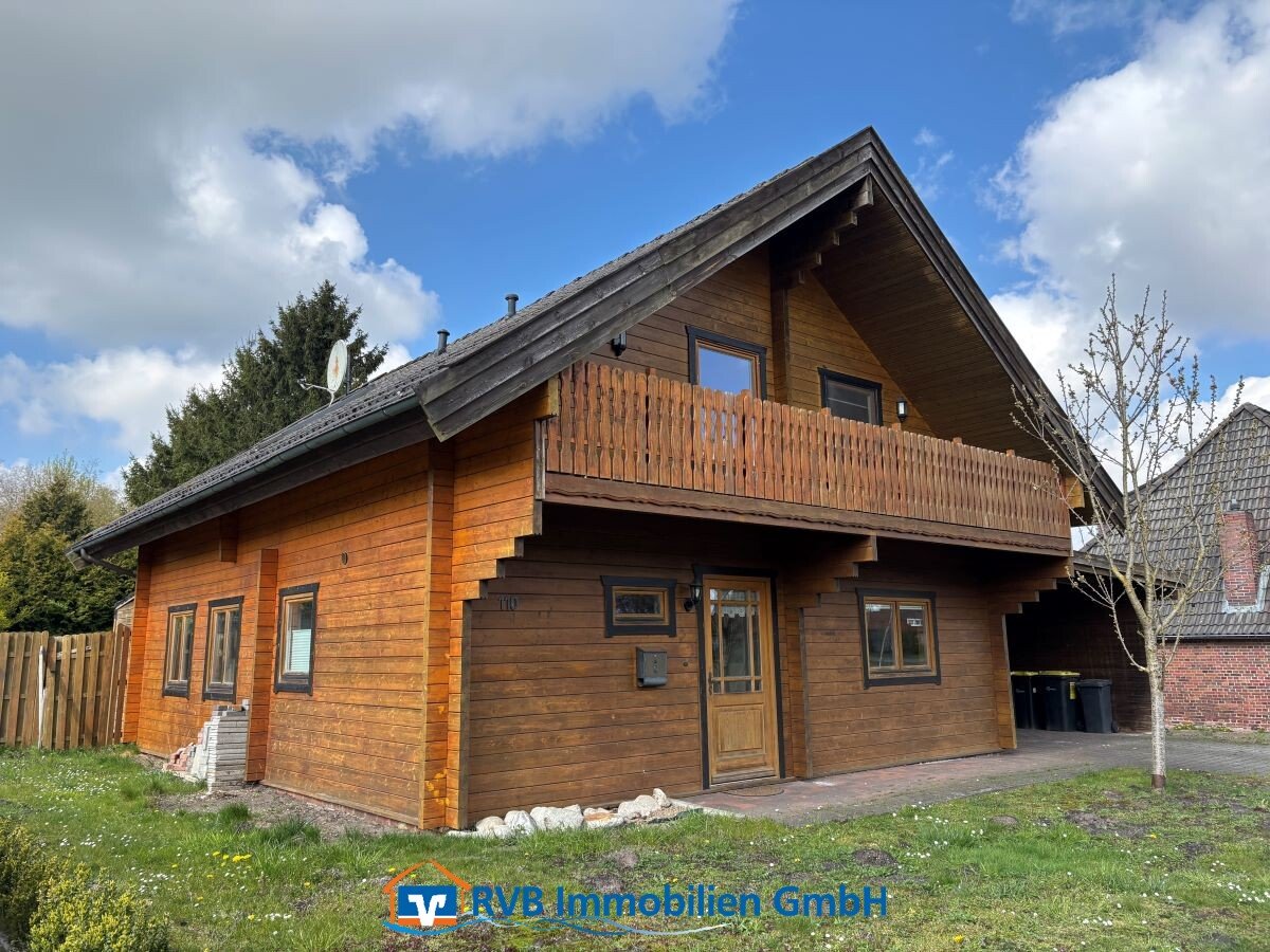 Wiesmoor: Wohnhaus mit toller Einbauküche 