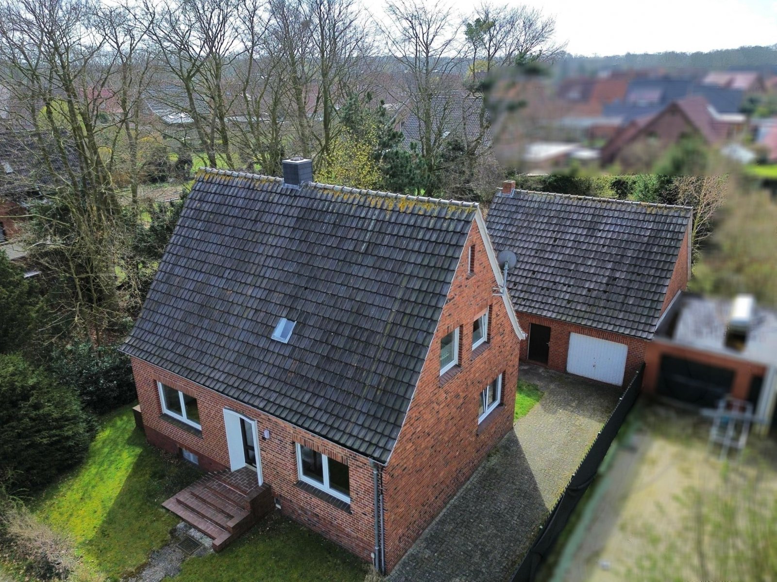 Neuenhaus: Einfamilienhaus mit großem Grundstück in Neuenhaus-Veldhausen 