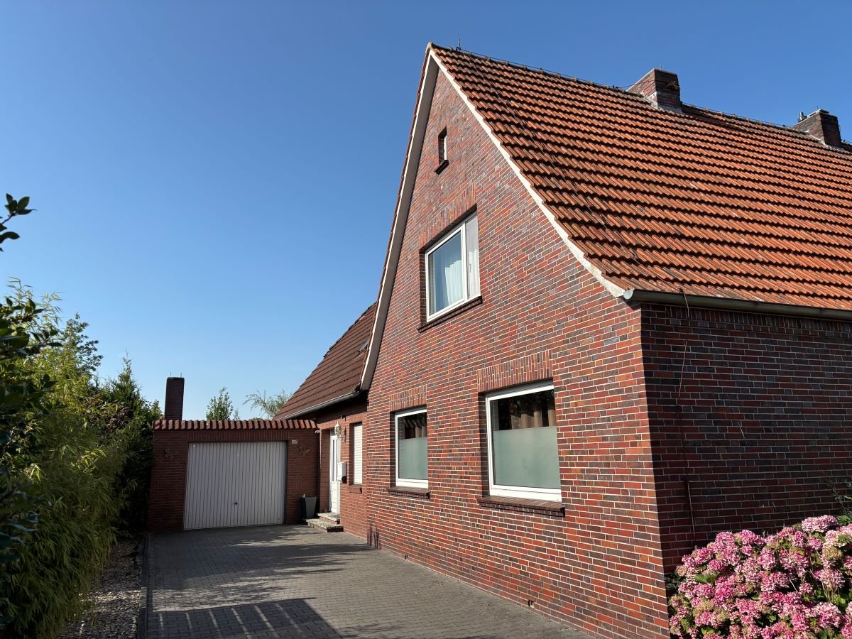 Auffahrt u. Eingang 2