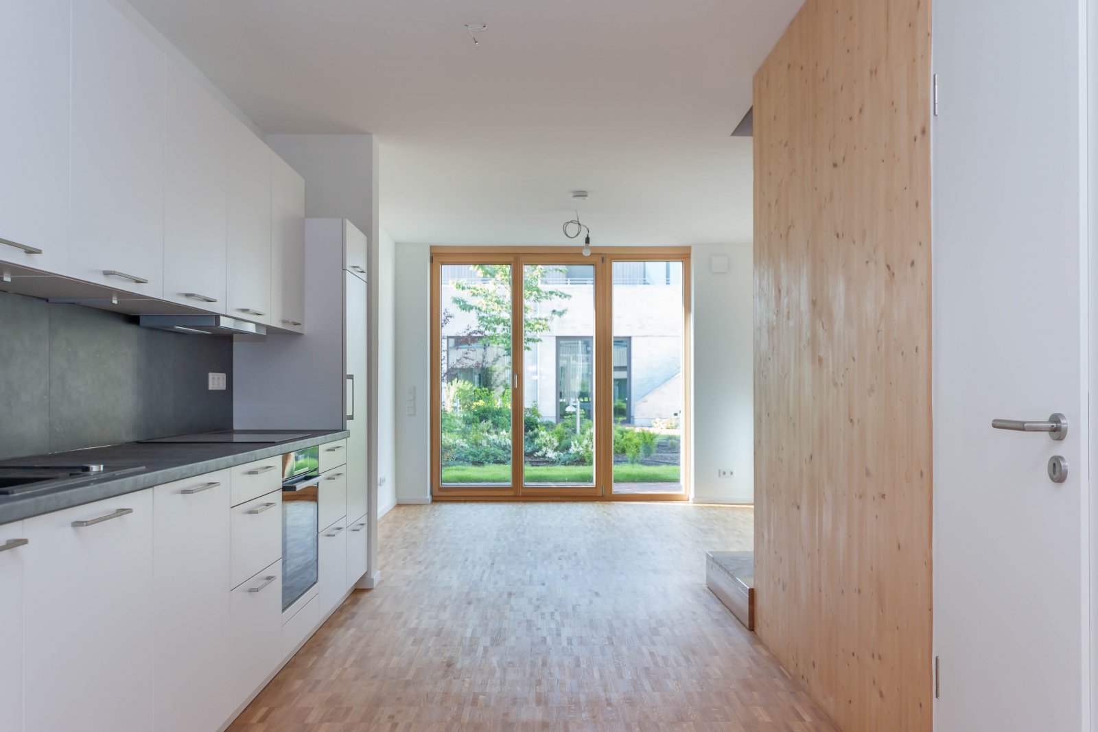 Küche und Wohnzimmer