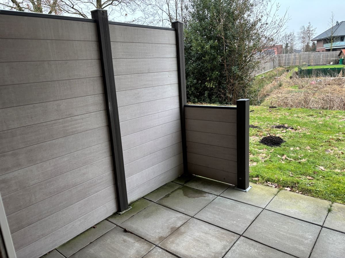 Terrasse mit Windschutz