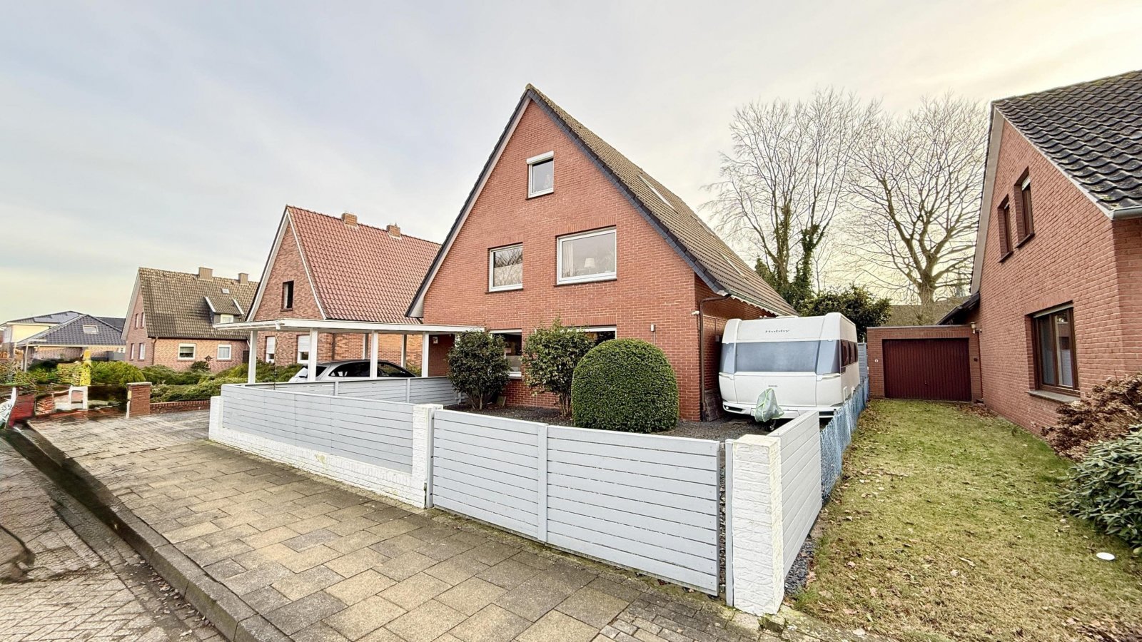 Straßenansicht Straßenansicht