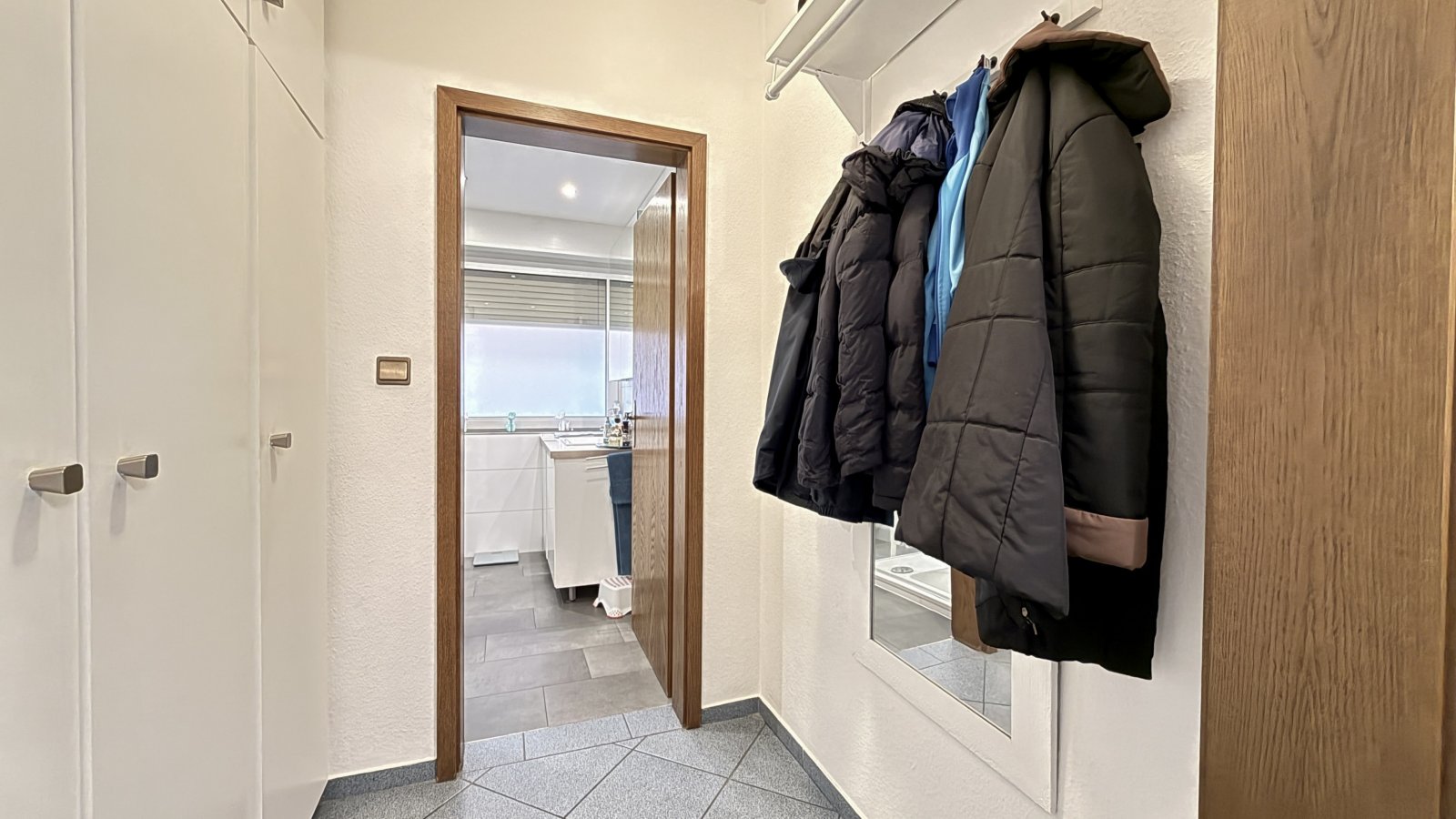 Garderobe (Whg. EG) Garderobe (Whg. EG)