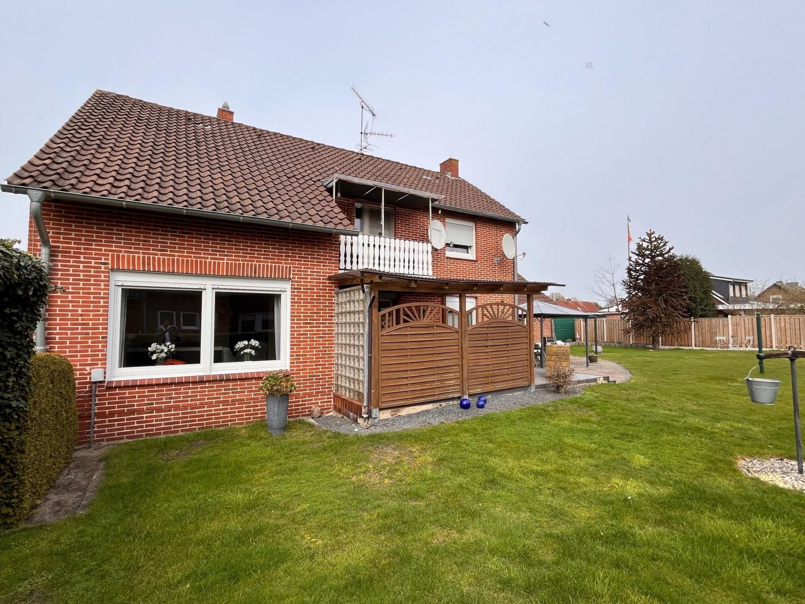 Rückwärtige Ansicht