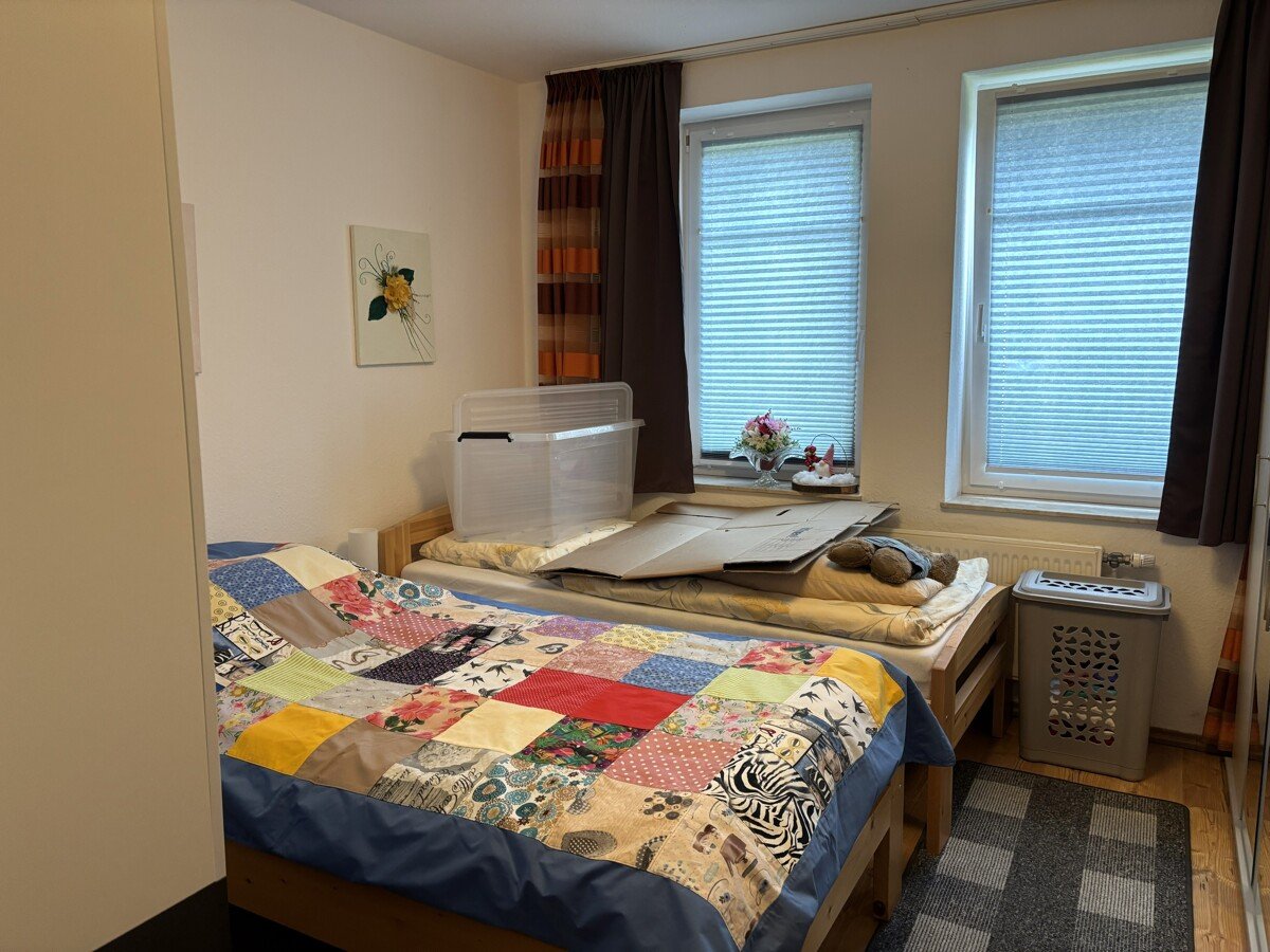 großzügiges Schlafzimmer