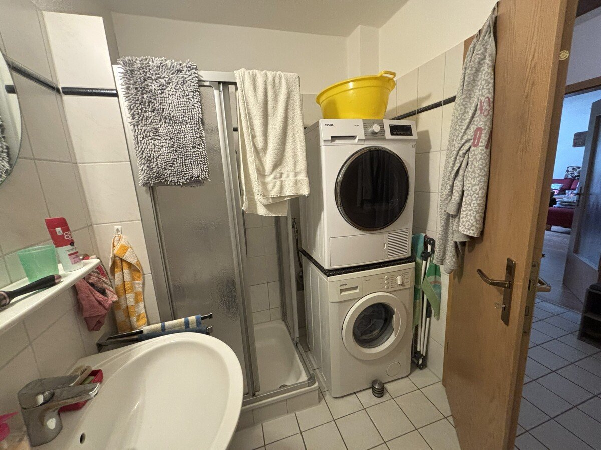 mit Waschmaschinen- / Trockneranschluss