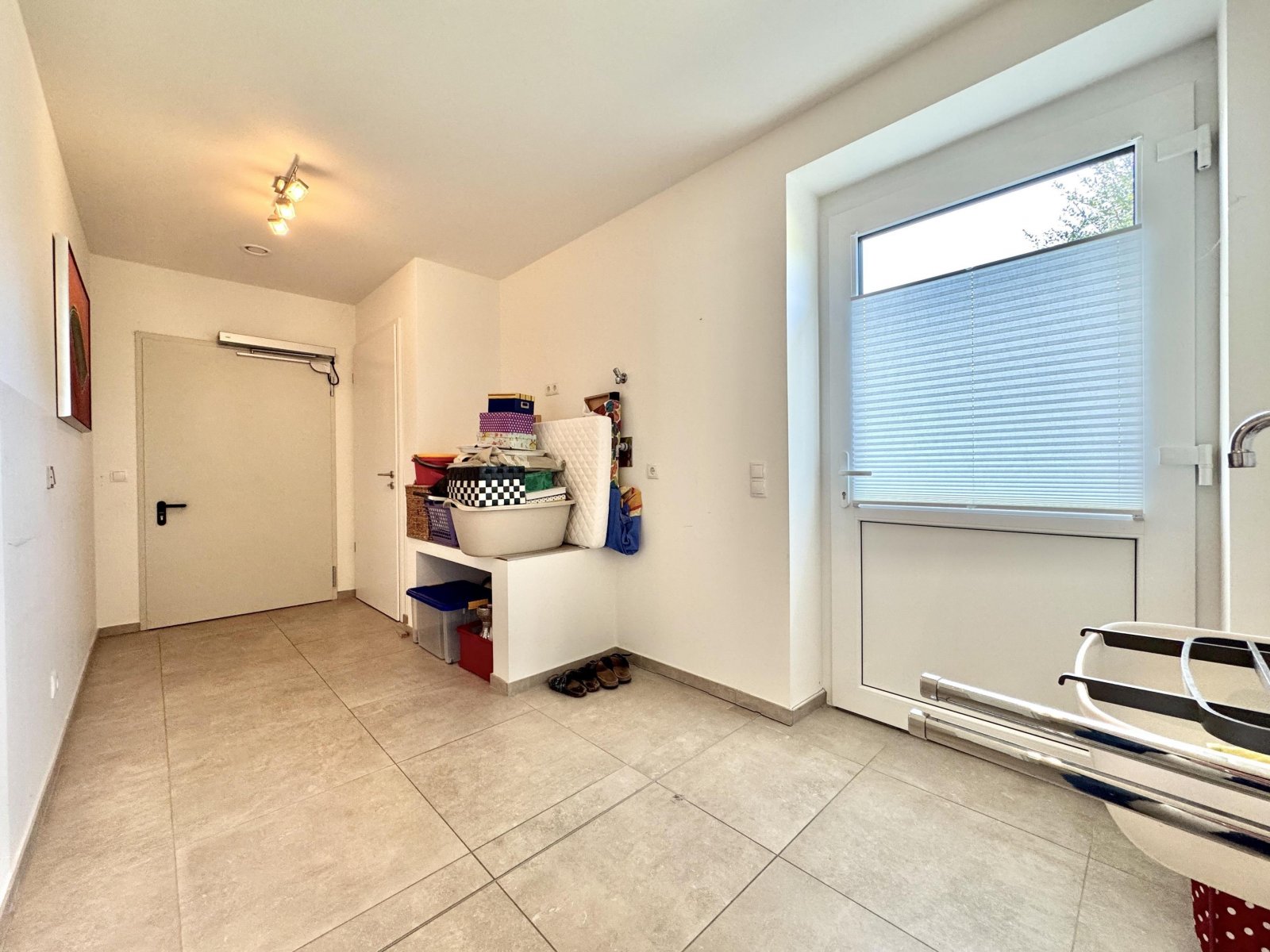 HWR mit Zugang zur Garage