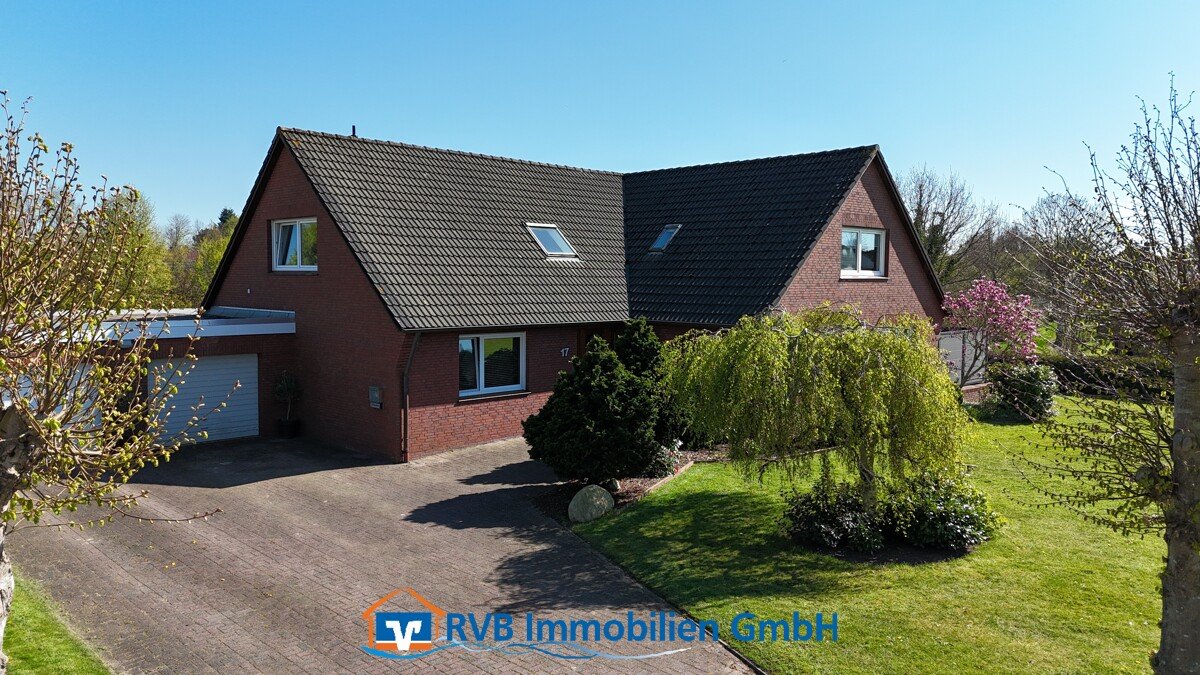 Westerholt: repräsentatives Wohnhaus auf großem Grundstück 