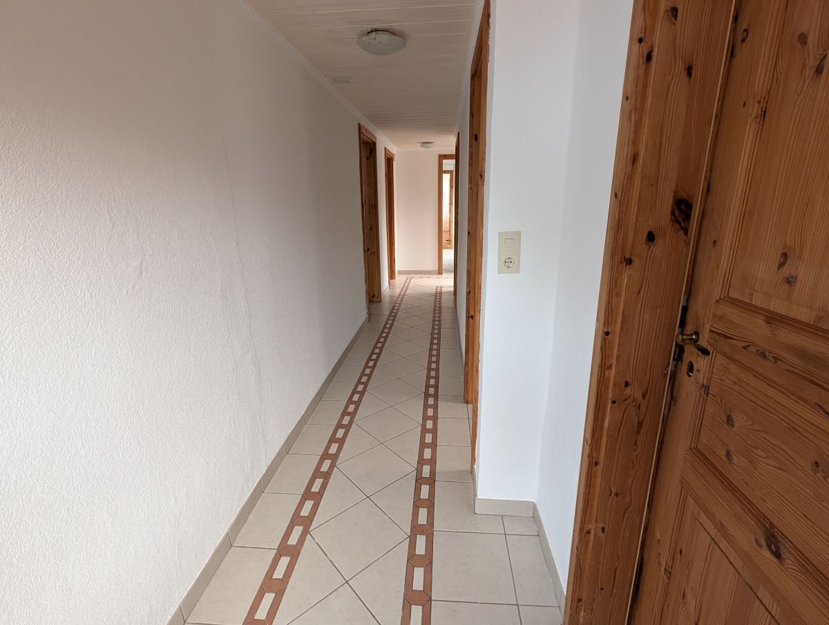 Flur / Zugang zu den Waschräumen