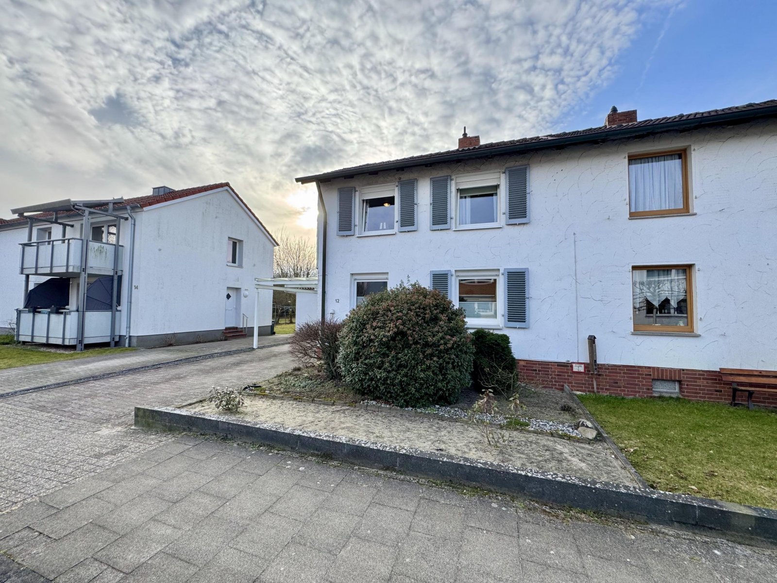 Nordhorn: Doppelhaushälfte in ruhiger Lage von Nordhorn - Blumensiedlung 