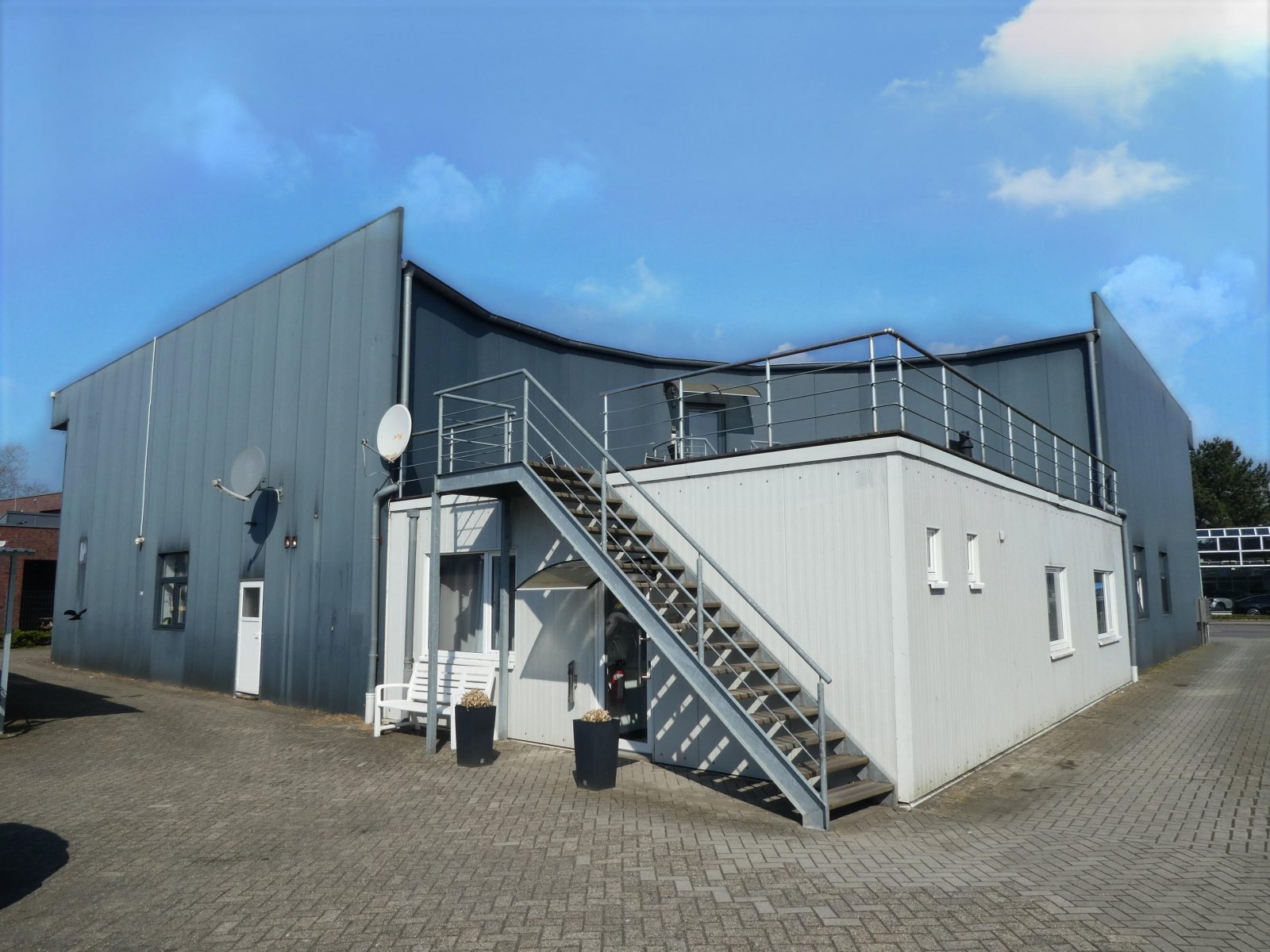 Rückwärtige Ansicht