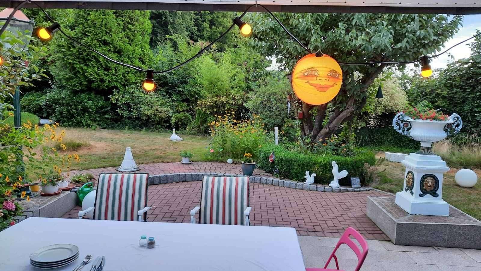 Terrasse mit Lampion