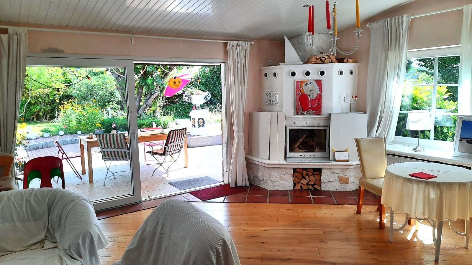 Wohnzimmer mit Kamin