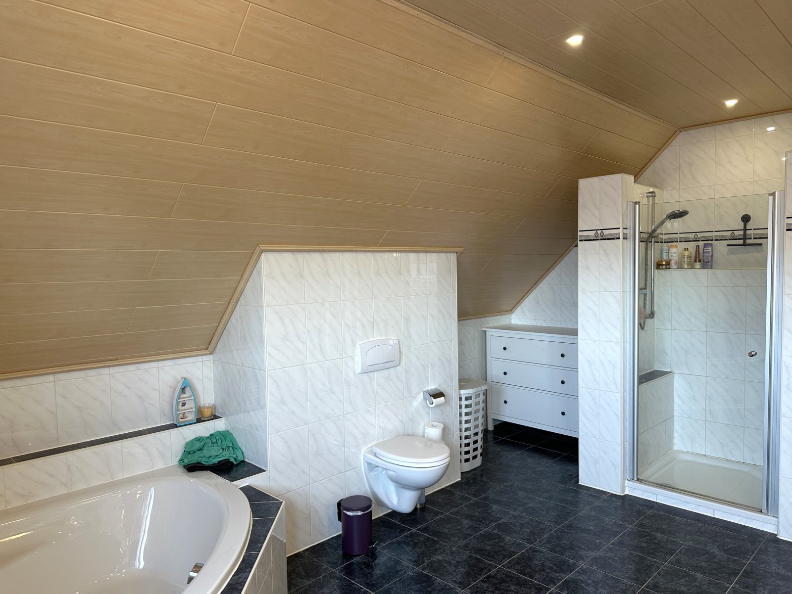 Badezimmer DG 2 Badezimmer DG 2