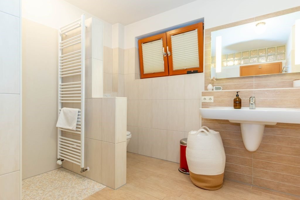 Badezimmer EG
