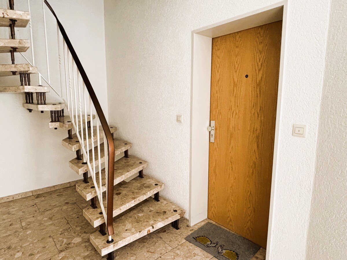 Gemeinschaftsflur mit Eingang zur Wohnung