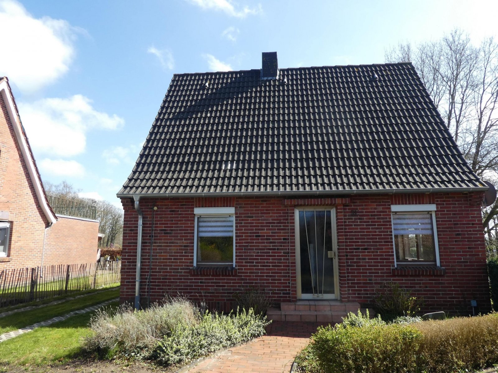 Straßenansicht Straßenansicht