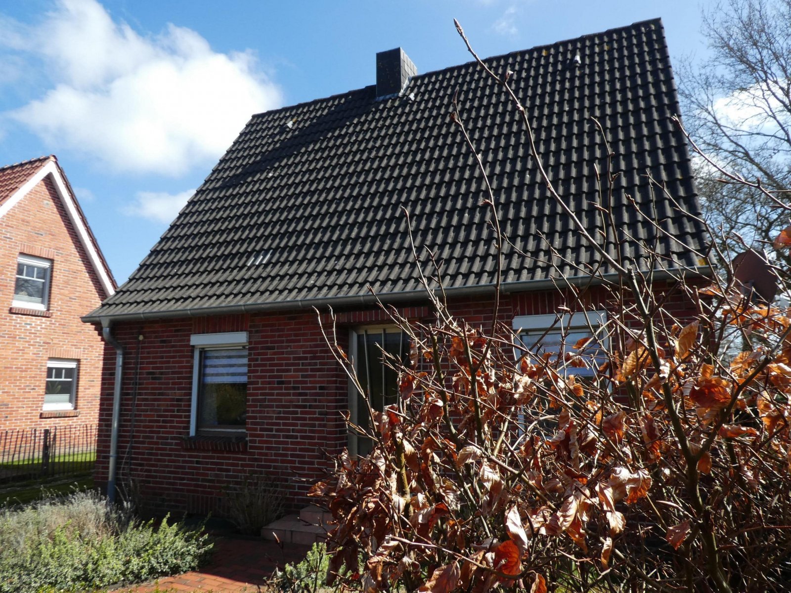 Straßenansicht Straßenansicht