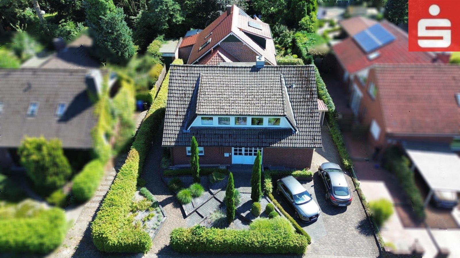 Nordhorn: Großzügiges Zweifamilienhaus in ruhiger Lage von Nordhorn – Ortsteil Klausheide 