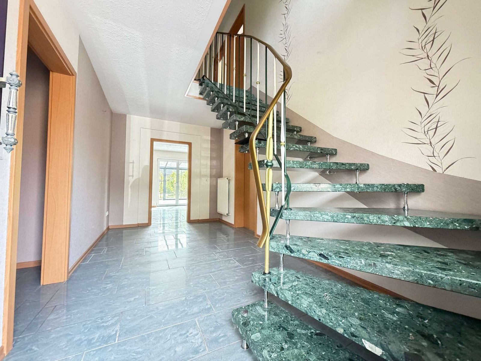 Marmortreppe zum OG Marmortreppe zum OG