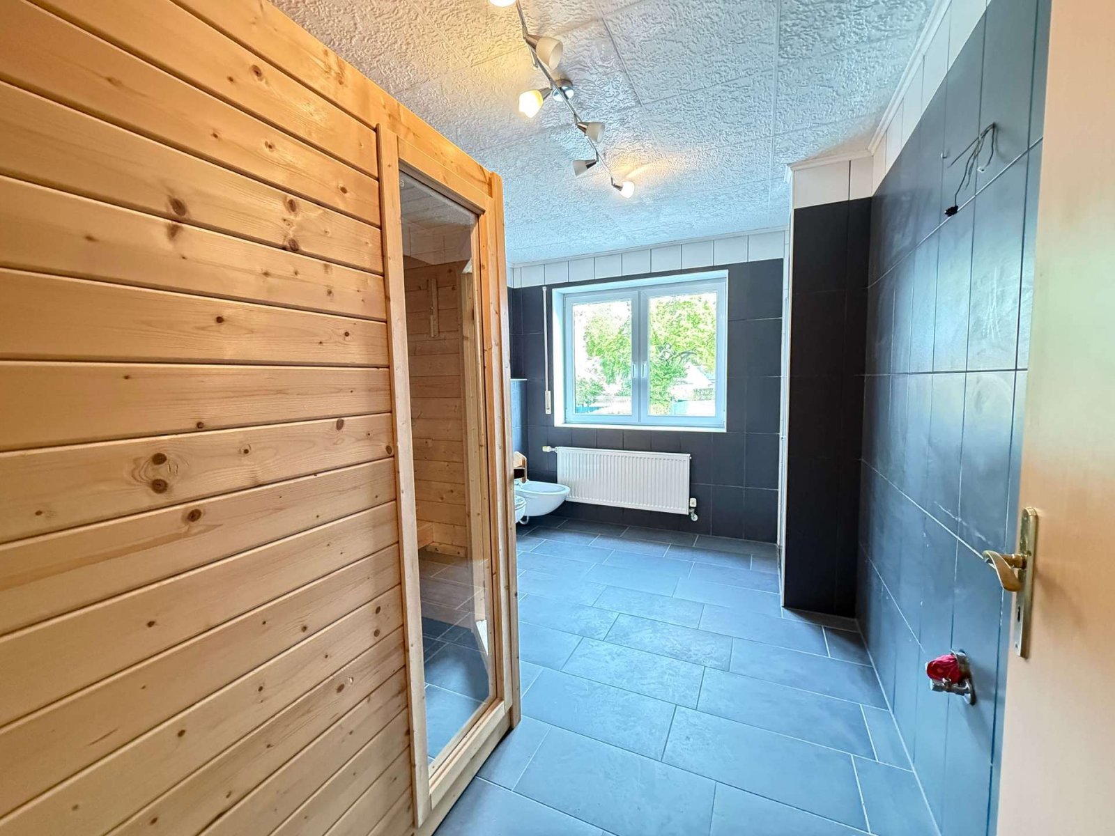 Bad mit Sauna Bad mit Sauna