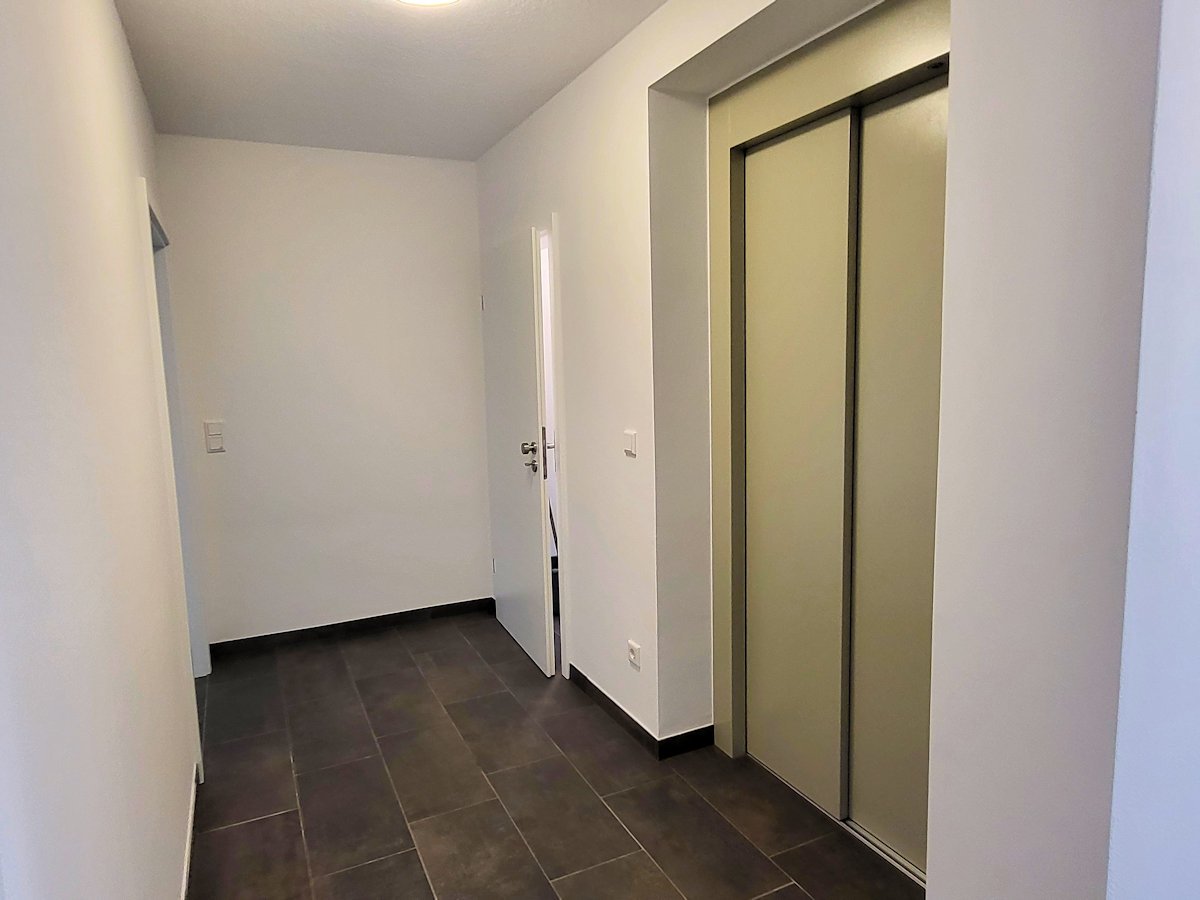 Beispielfoto Flur / Fahrstuhl Beispielfoto Flur / Fahrstuhl