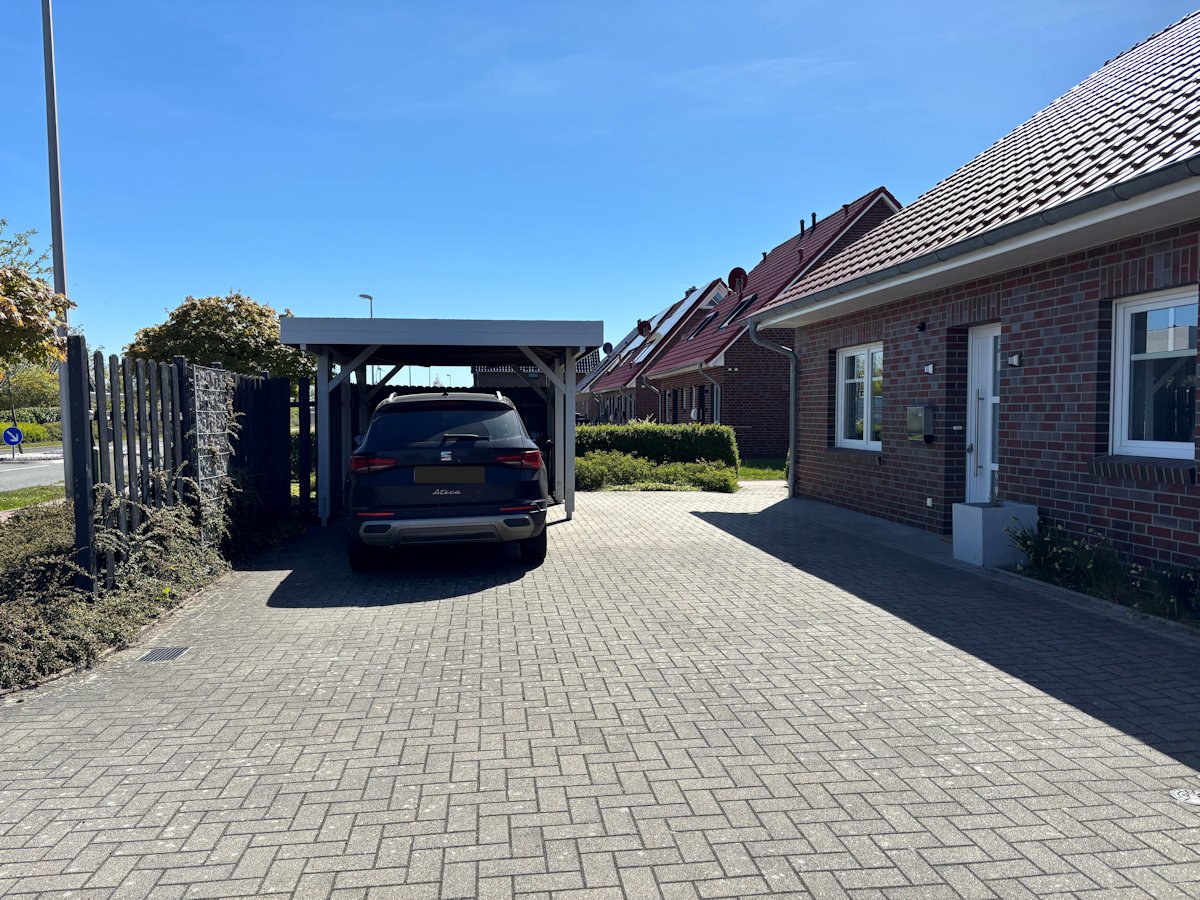Auffahrt zum Carport Auffahrt zum Carport