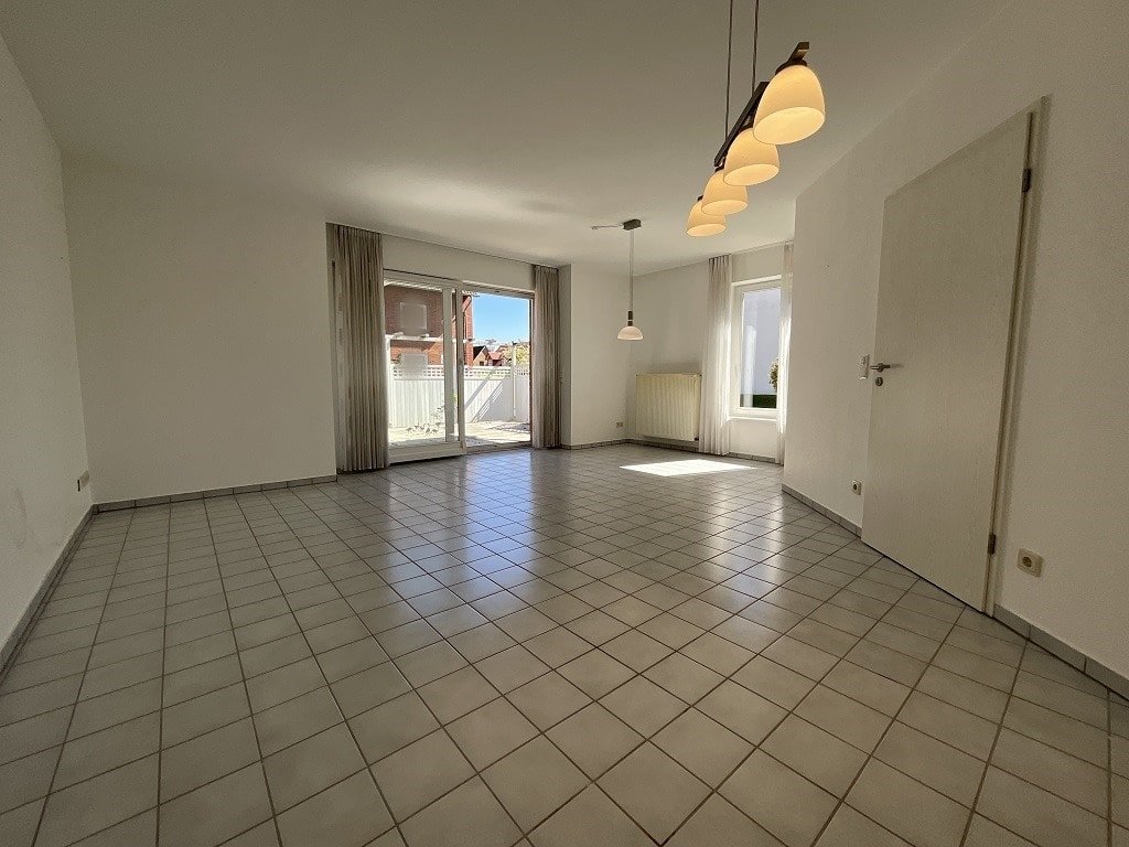 Wohn- Essbereich mit Zugang zur Terrasse