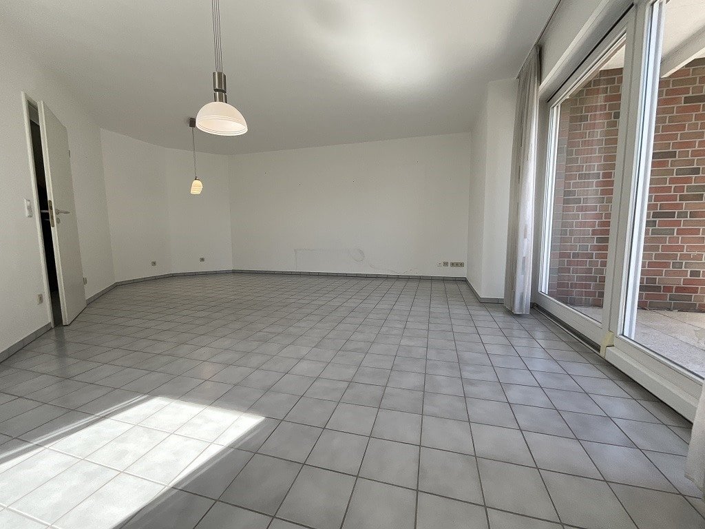 Wohn- Essbereich mit Zugang zur Terrasse