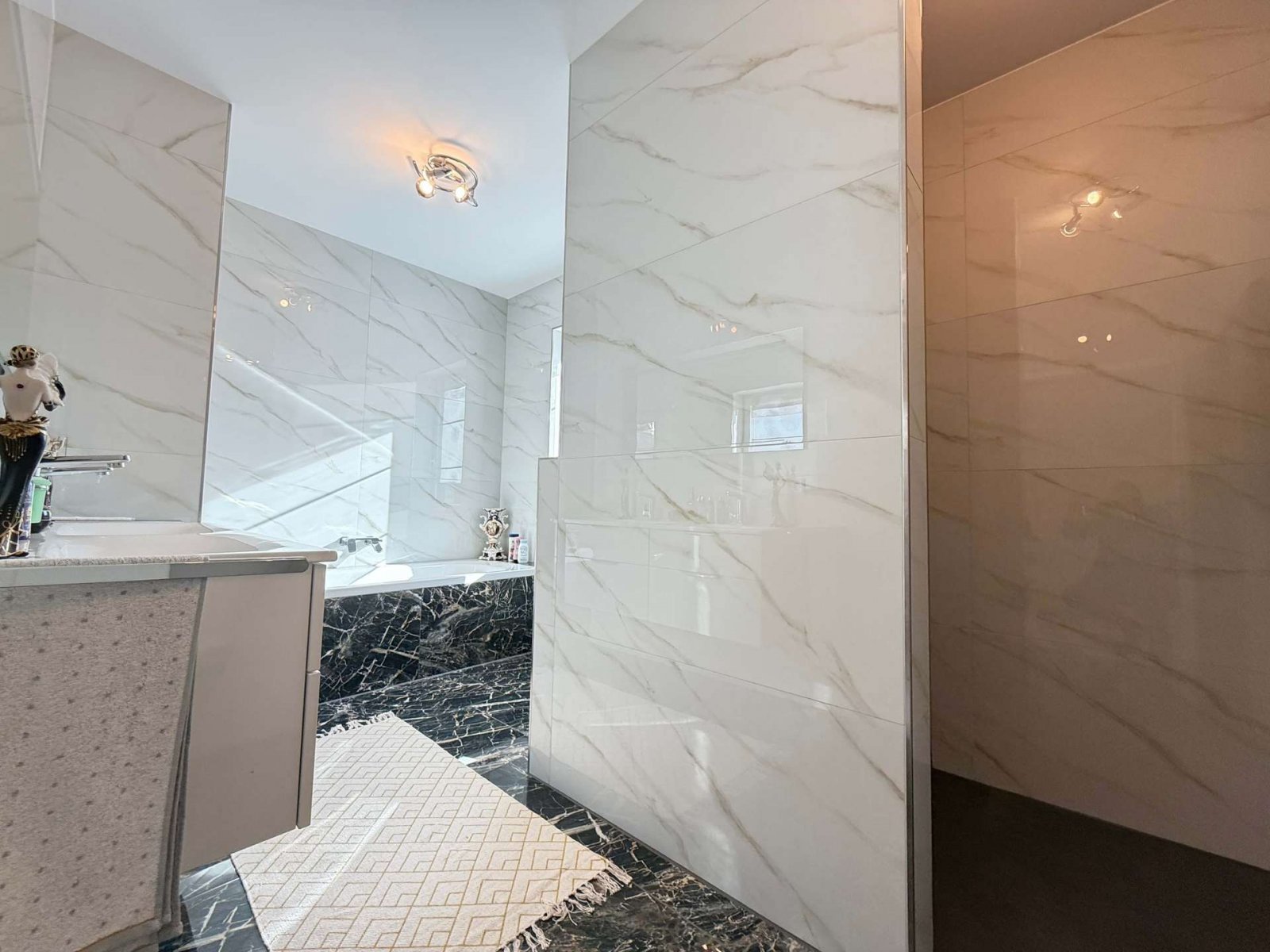 Badezimmer EG Badezimmer EG