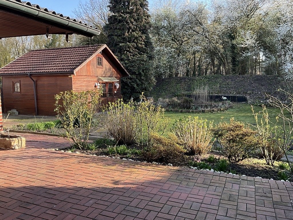 Garten mit Gartenhaus Garten mit Gartenhaus