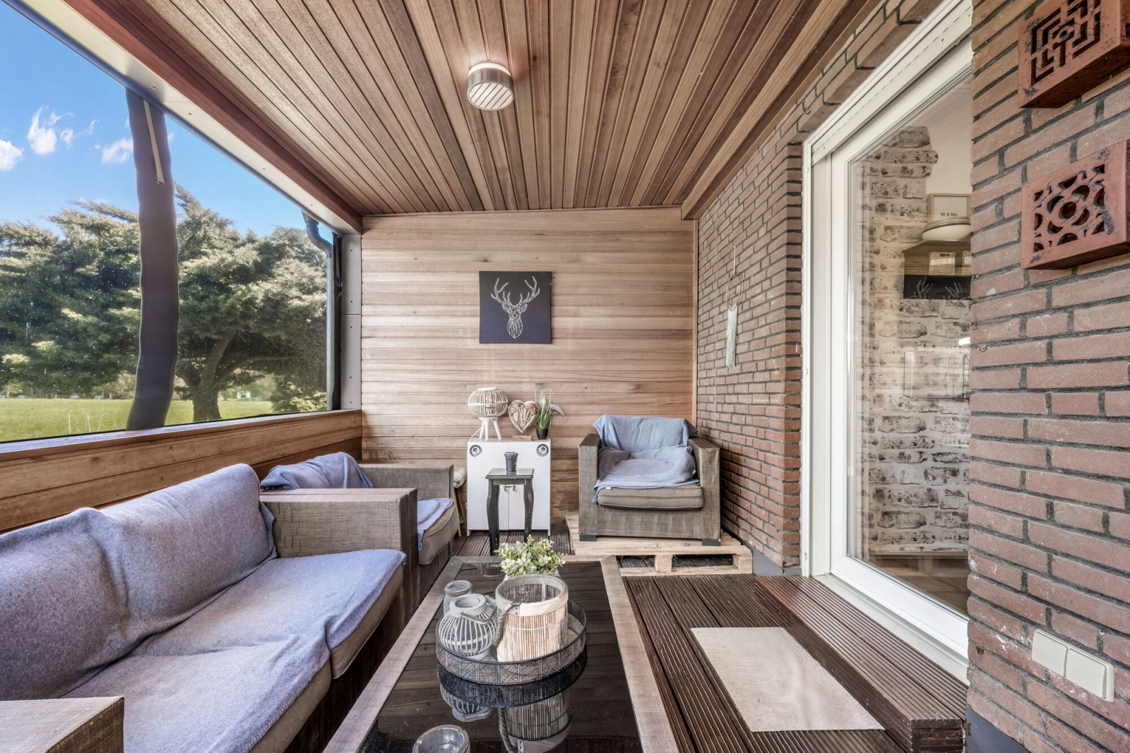 überdachte Terrasse