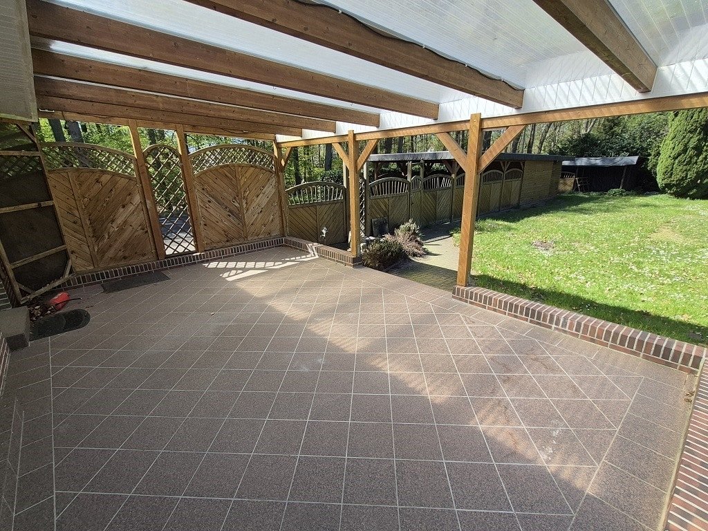 überdachte Terrasse Haus 1