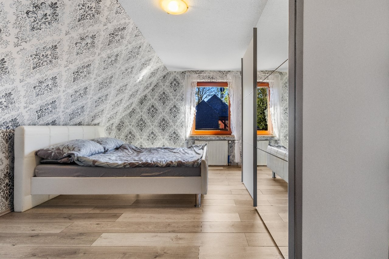 Schlafzimmer 2 Dachgeschoss Schlafzimmer 2 Dachgeschoss