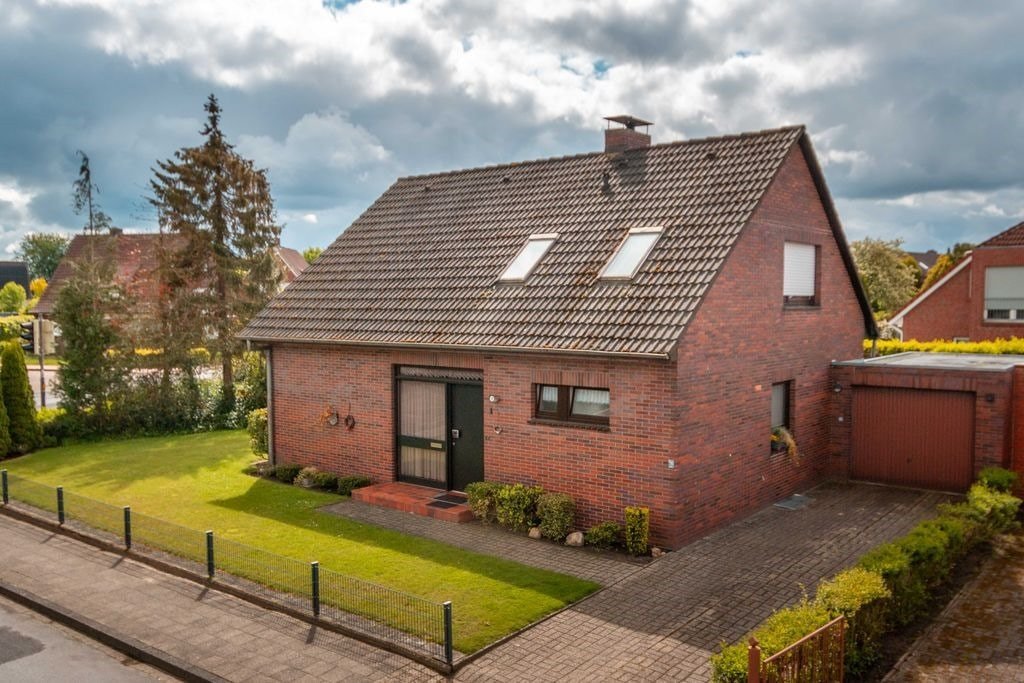 Schüttorf: Charmantes Einfamilienhaus mit Garten, Garage und viel Potenzial in Schüttorf Schüttorf: Charmantes Einfamilienhaus mit Garten, Garage und viel Potenzial in Schüttorf