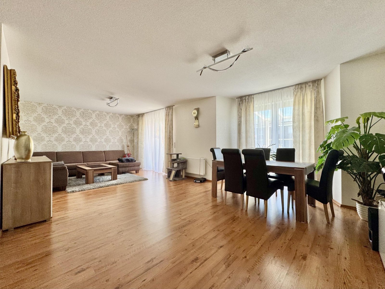 Wohn-/Esszimmer Wohn-/Esszimmer