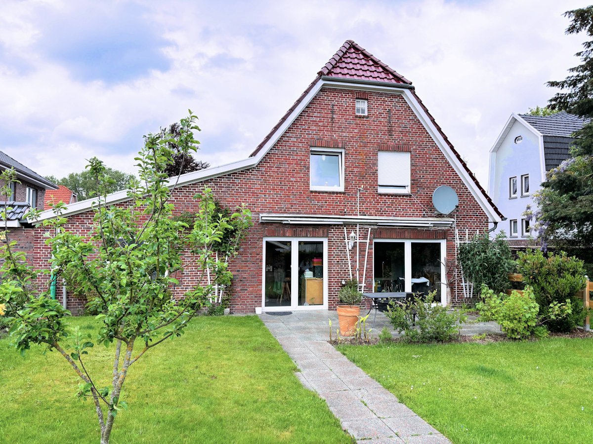 Bearbeitet Hinteres Wohnhaus
