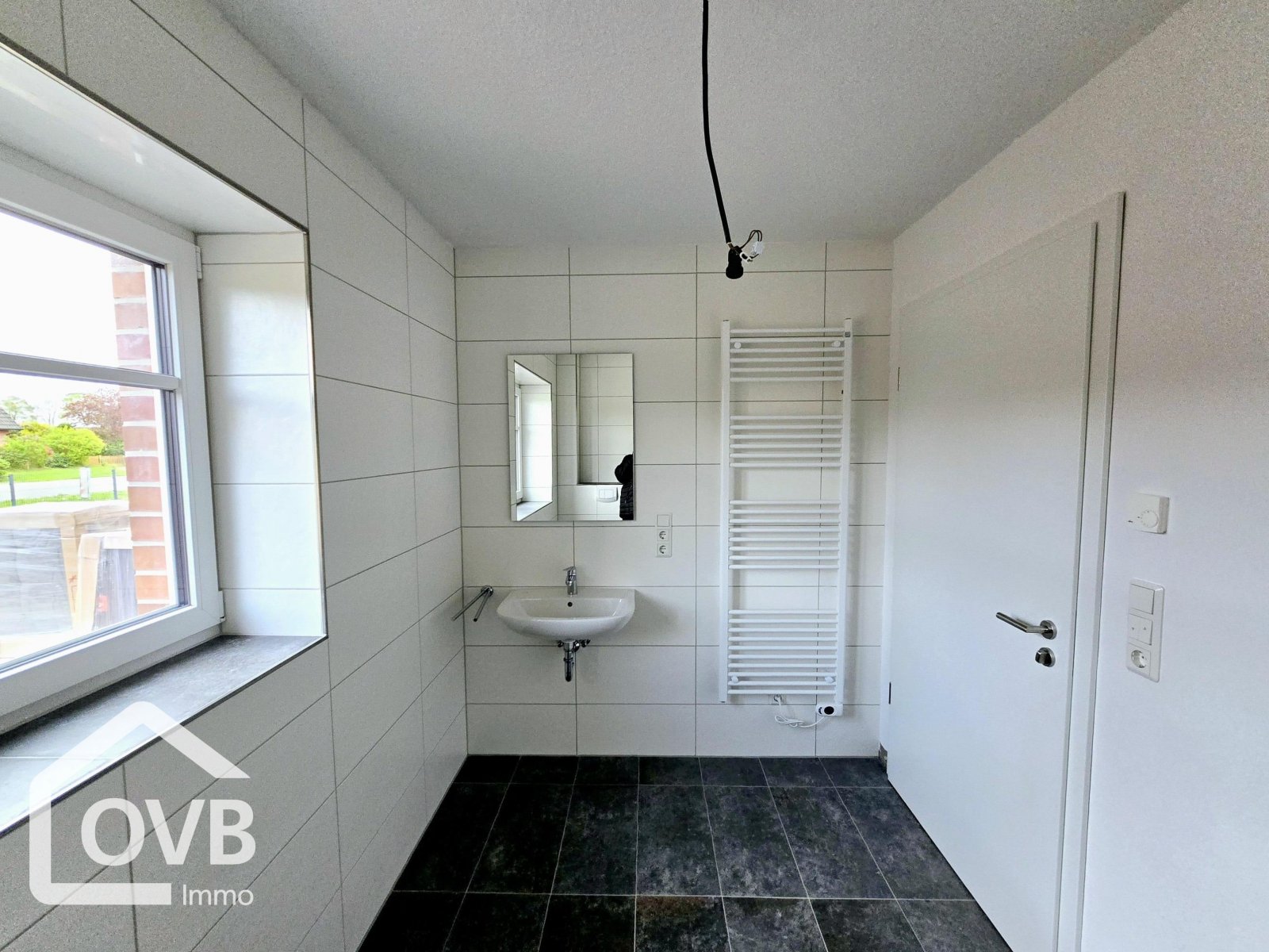 Badezimmer mit ebenerdiger Dusche