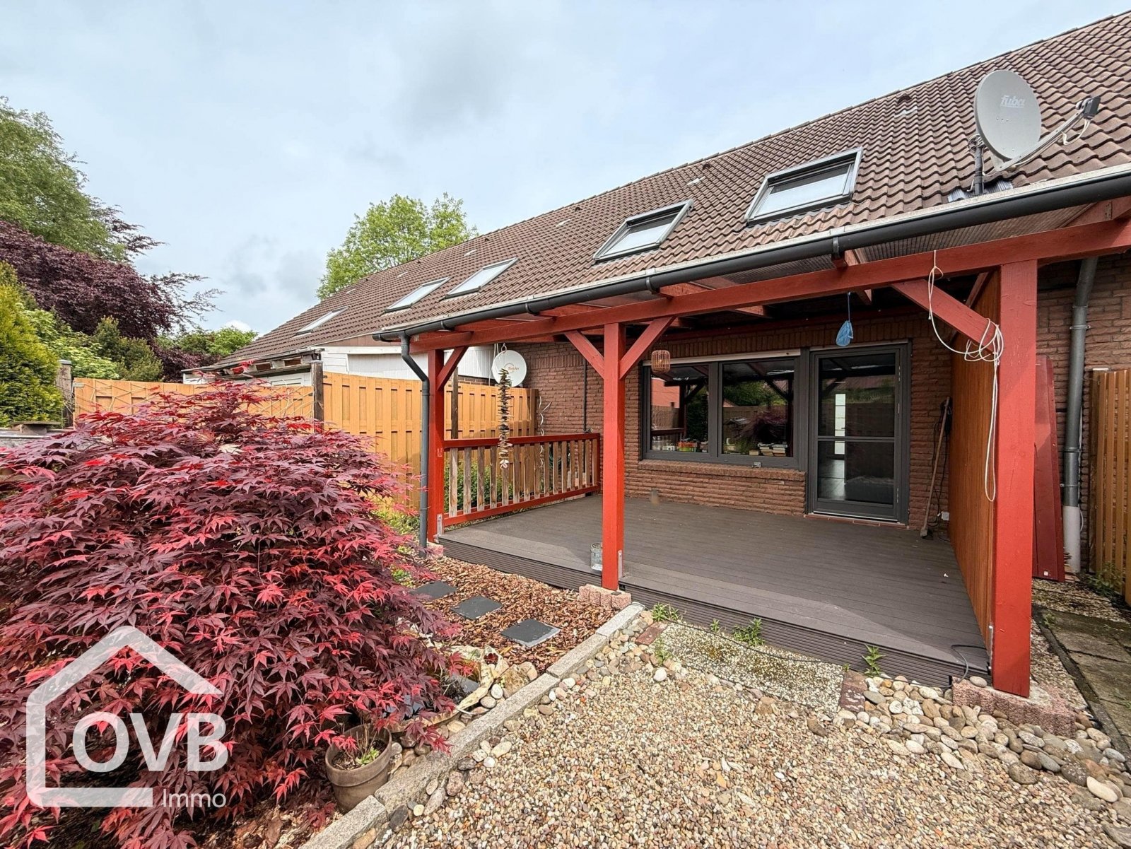 Rückansicht / Terrasse Rückansicht / Terrasse