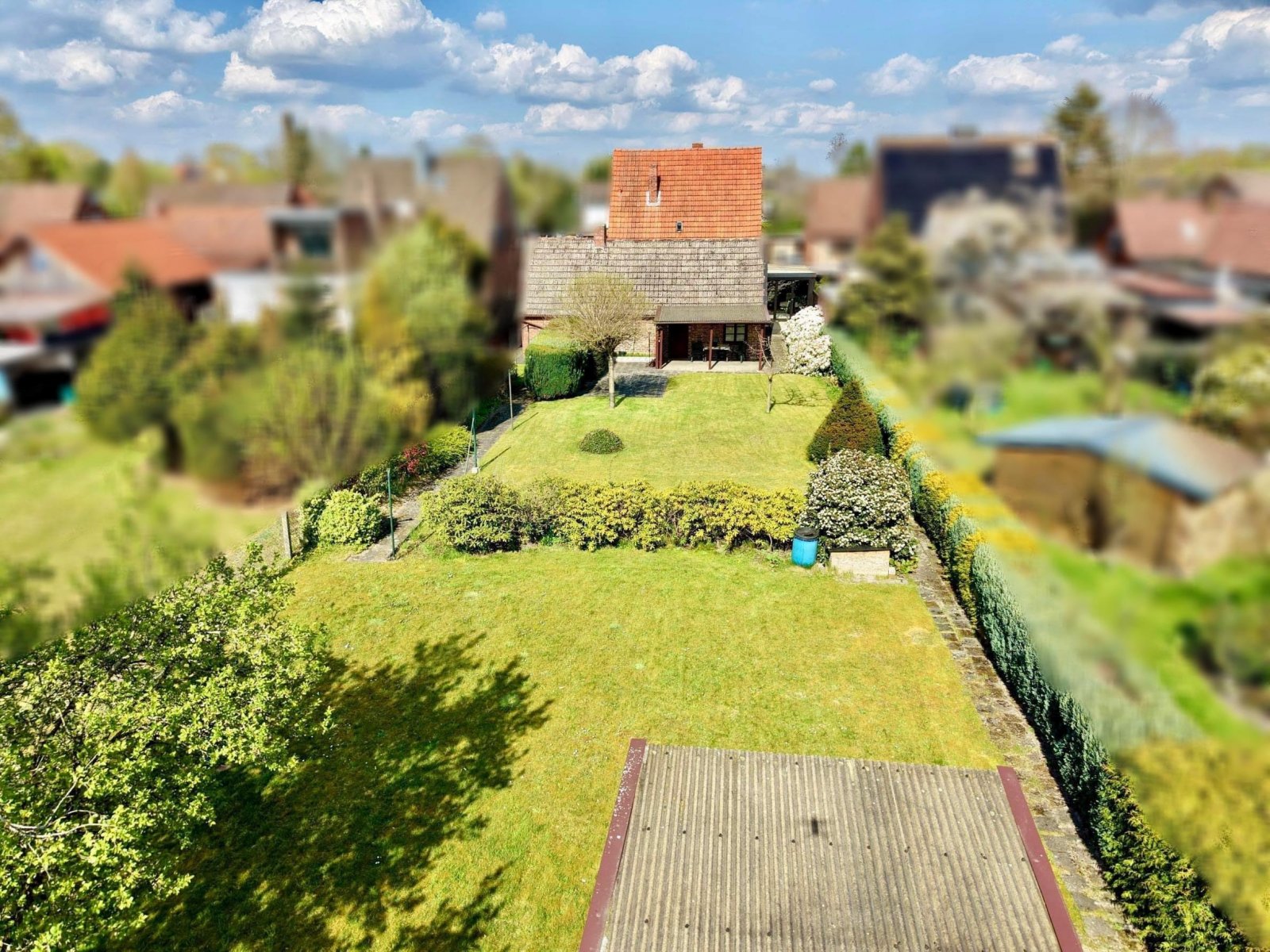 Rückansicht von oben mit Garten Rückansicht von oben mit Garten