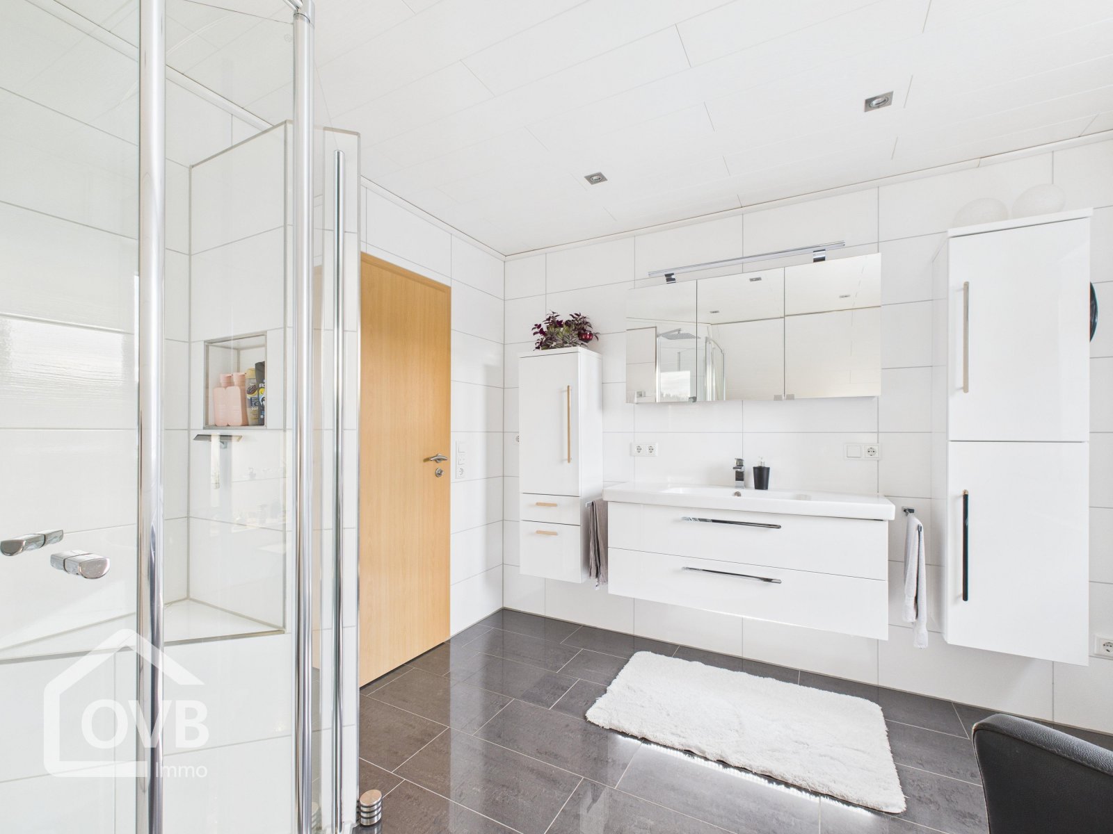 Badezimmer DG, hinteres Haus Badezimmer DG, hinteres Haus