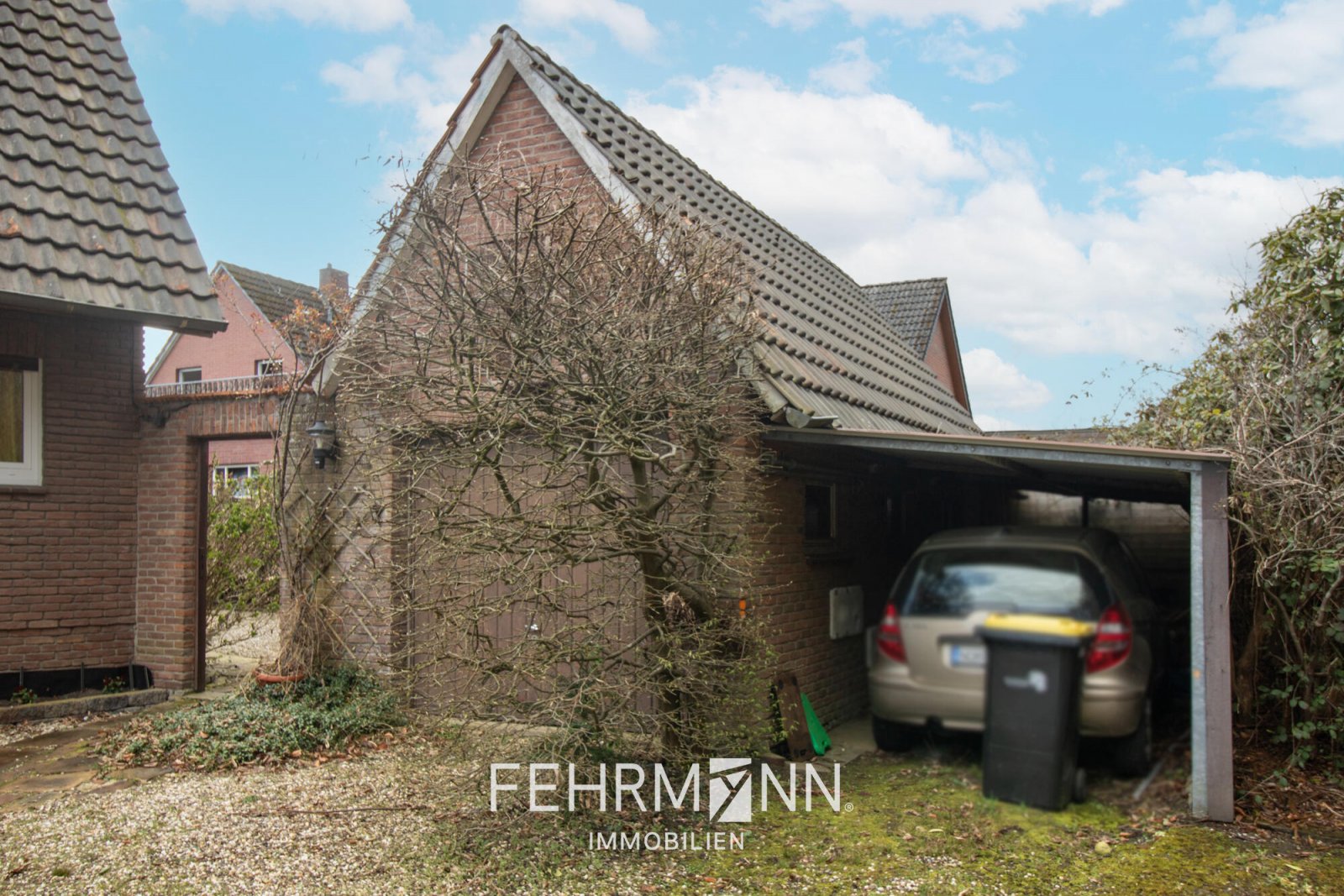 Garage und Carport