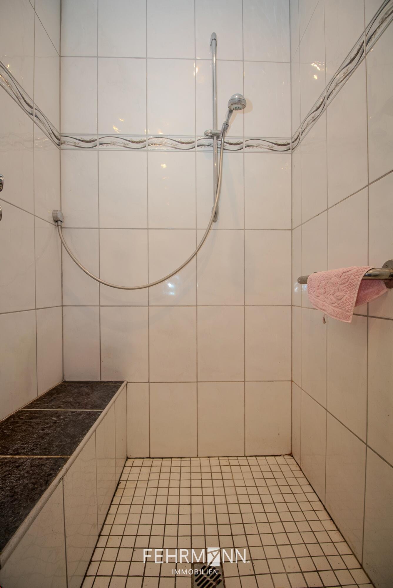 Badezimmer EG