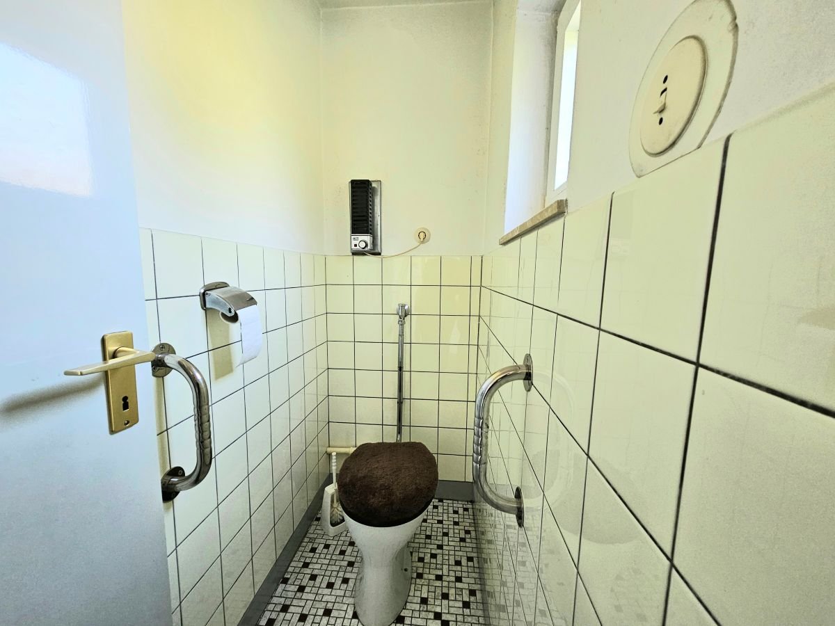 WC WC