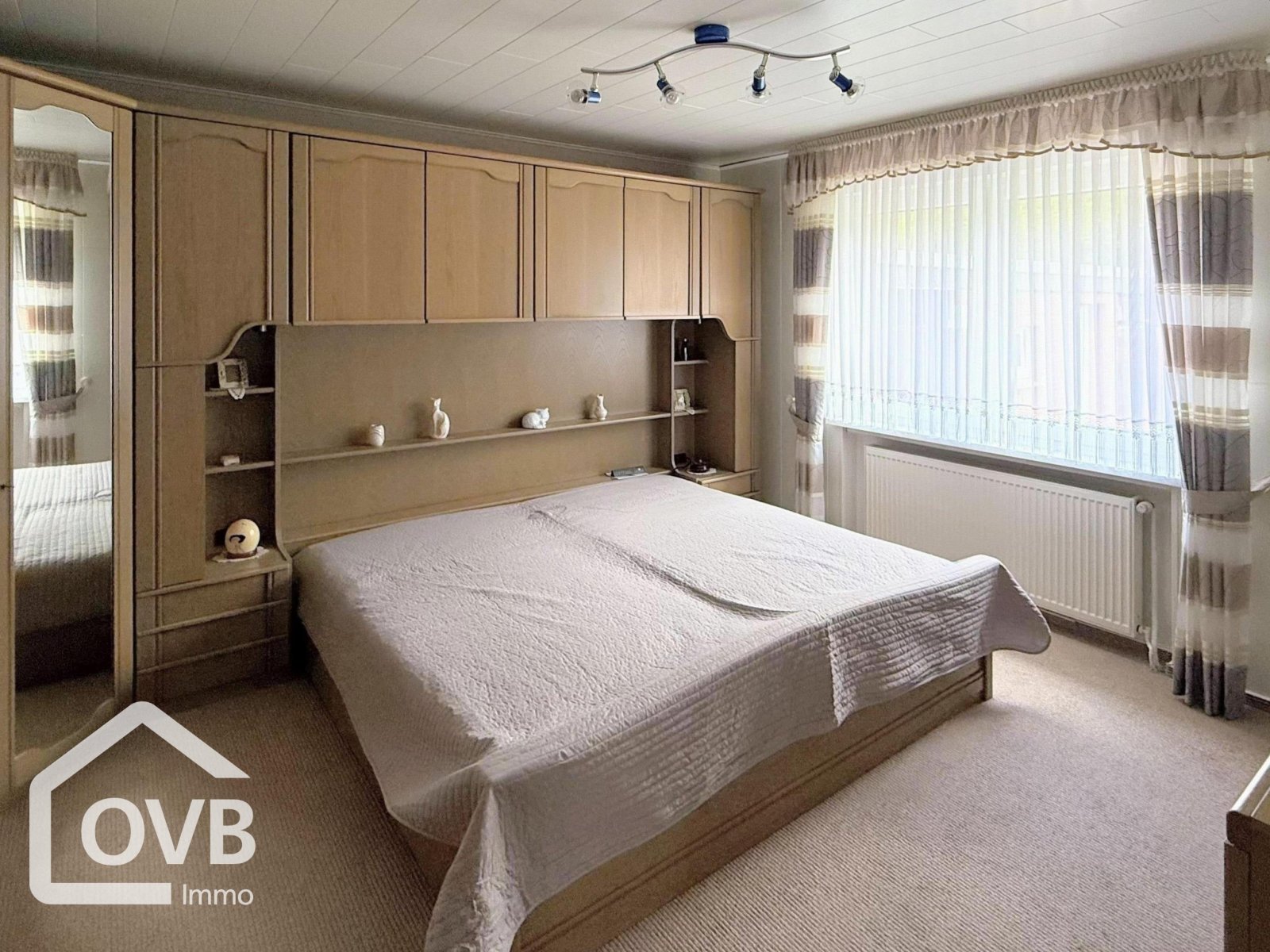 Schlafzimmer 1