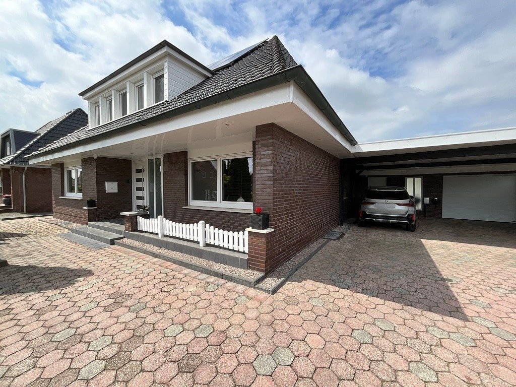 Straßenansicht Straßenansicht