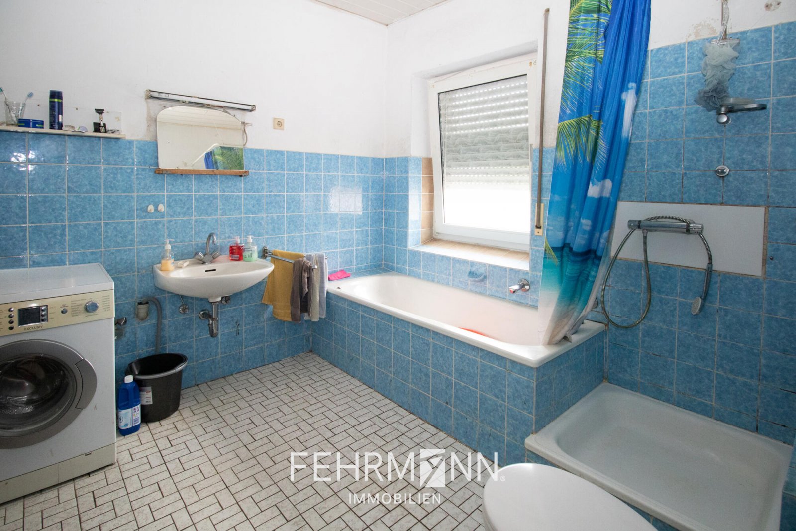 Einheit II - Badezimmer Einheit II - Badezimmer