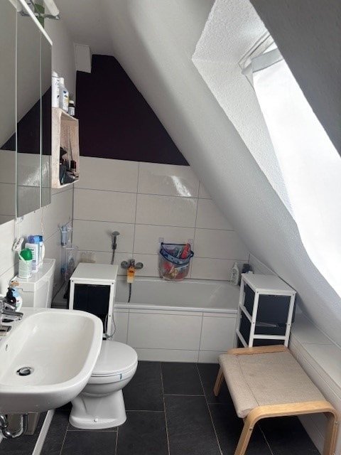 Bad im Dachgeschoss