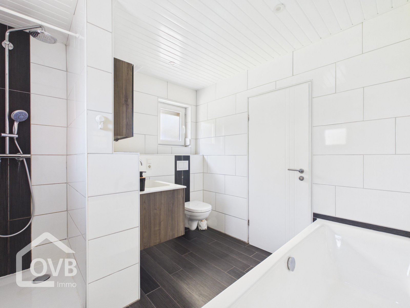 Badezimmer EG Badezimmer EG