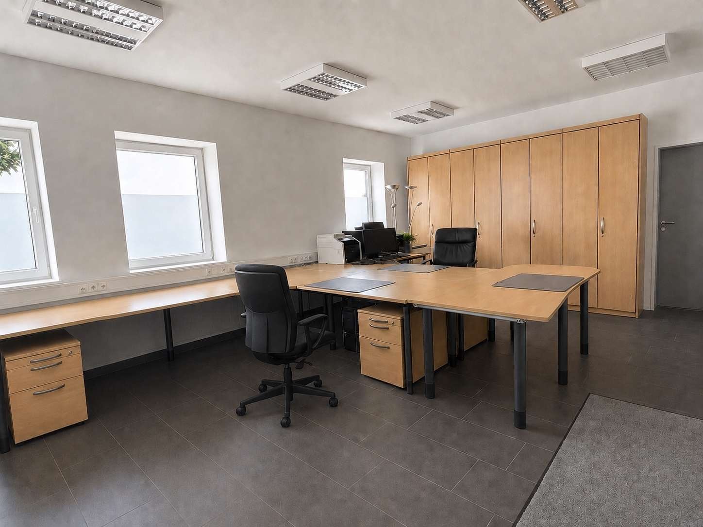 Büro Produktionshalle